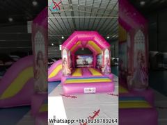 Sehen Sie sich die Demo der aufblasbaren Hüpfburg „Factory Girls Princess“ mit Rutsche in Pink an