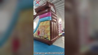 Niedliche Bären-Hüpfburg mit Rutsche für Kinder