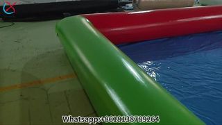 Riesiger aufblasbarer Spaßpool
