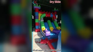 Hüpfburg-Wasserrutschenspaß für Kinder