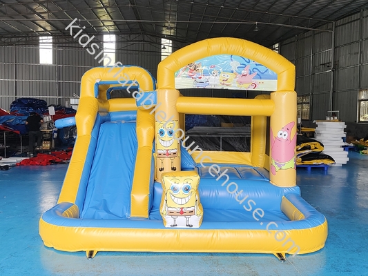 Kommerzielle feuerdichte aufblasbare Kombination SpongeBob Quadrathose Sprunghaus mit Rutschen aufblasbares Wassersprunghaus