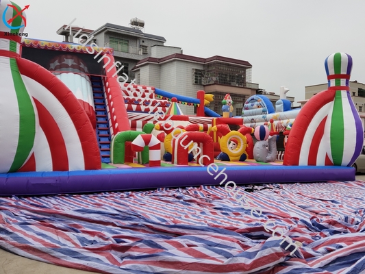 Individuell gefertigter großer Zirkus aufblasbarer Spaßstadt aufblasbares Sprunghaus Schlittschloss